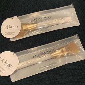 HudaBeauty Glowish all over face bronzer brush (sealed!!!)